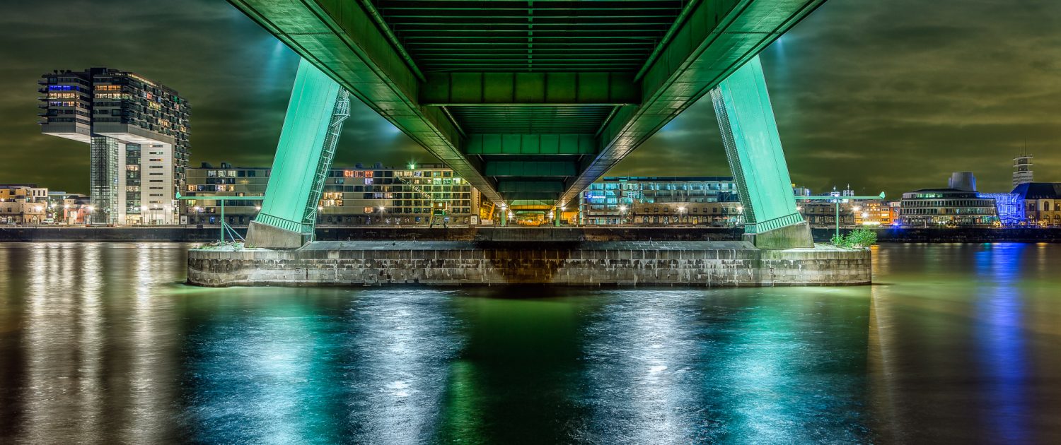 Köln bei Nacht - Unter der Severinsbrücke Köln bei Nacht - Unter der Severinsbrücke